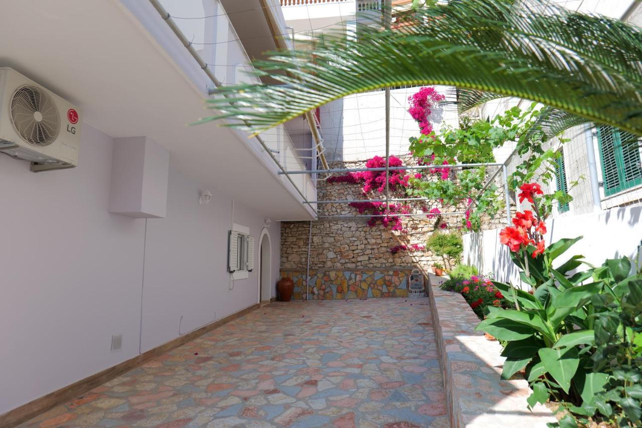Kosta Apartments Sarandë Exterior foto